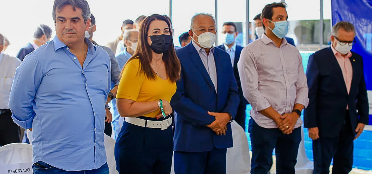Autoridades no evento