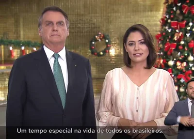 Bolsonaro faz pronunciamento ao lado de Michelle em mensagem de Natal