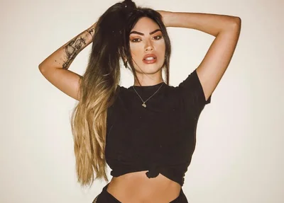 Cantora e influencer Júlia Nogueira
