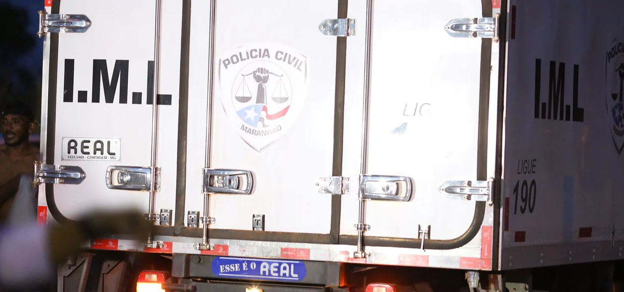 Carro do IML