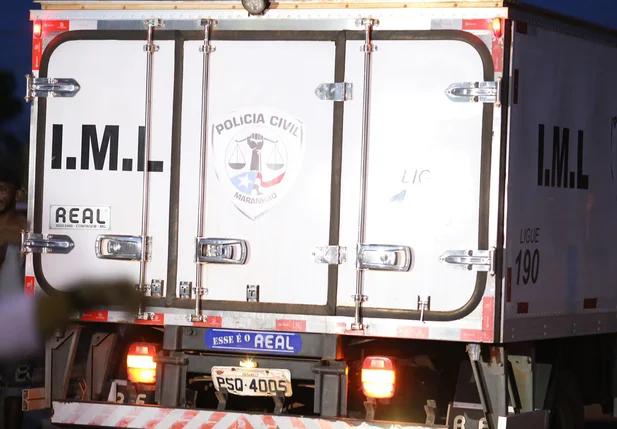 Carro do IML