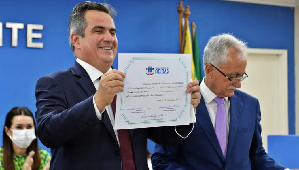 Ciro Nogueira recebe o título de cidadão oeirense