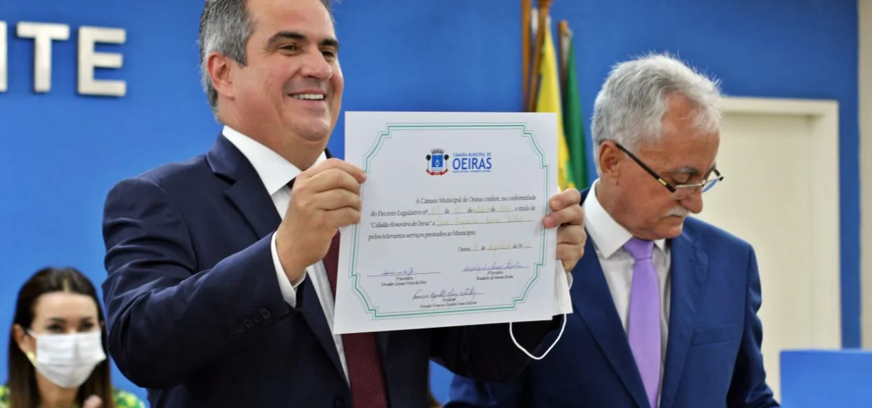 Ciro Nogueira recebe o título de cidadão oeirense