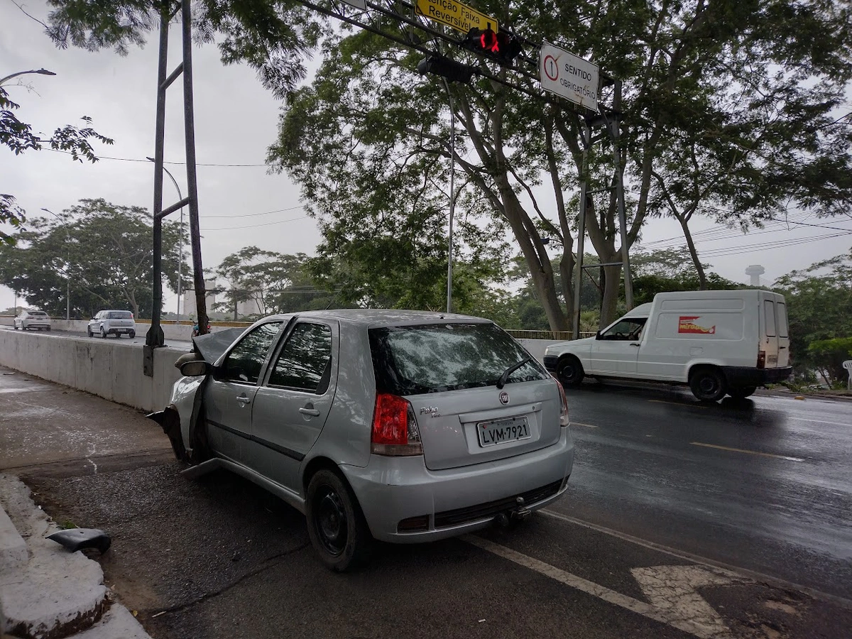Condutora do veículo morreu no local do acidente