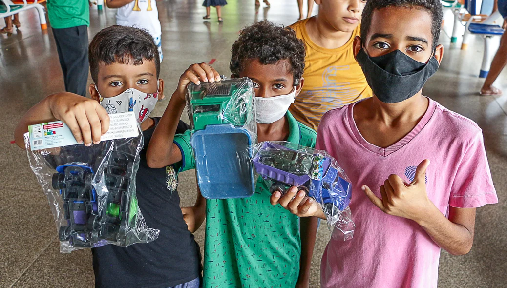 Crianças ganharam brinquedos