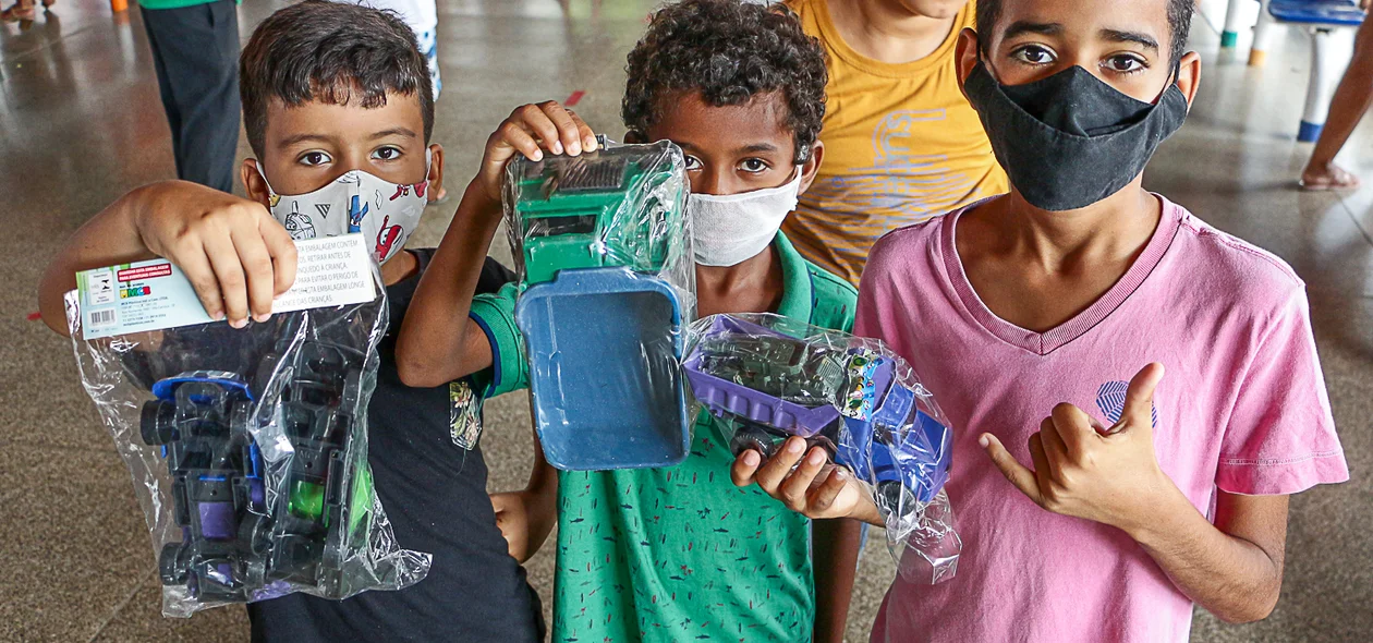 Crianças ganharam brinquedos