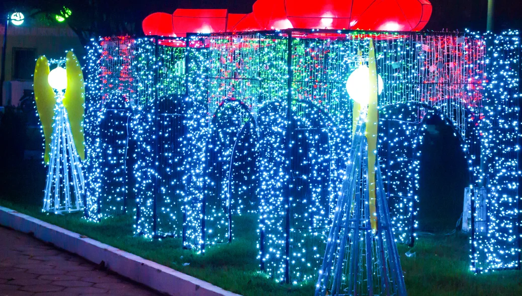 Decoração de Natal é inaugurada em Joaquim Pires