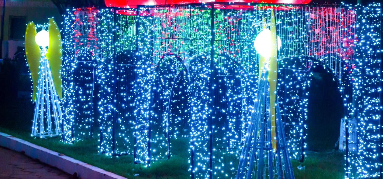 Decoração de Natal é inaugurada em Joaquim Pires
