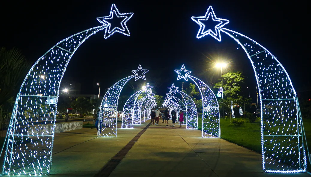 Decoração natalina no parque da cidadania
