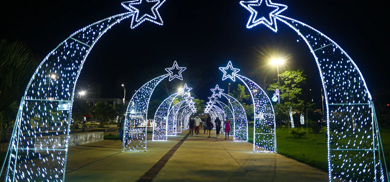 Decoração natalina no parque da cidadania