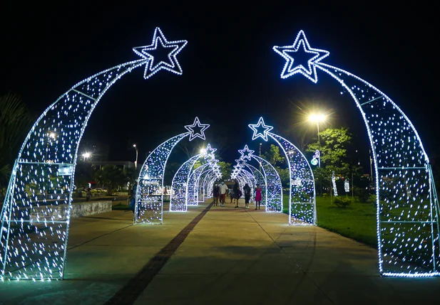 Decoração natalina no parque da cidadania
