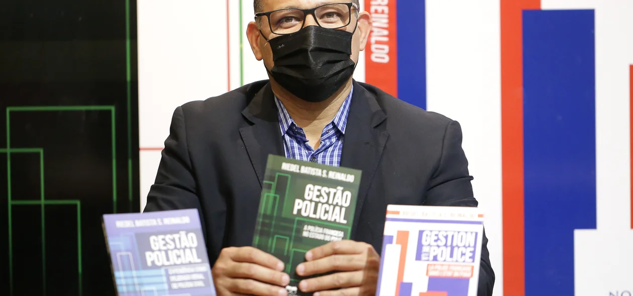 Delegado de Polícia do estado do Piauí lança livro sobre suas experiências