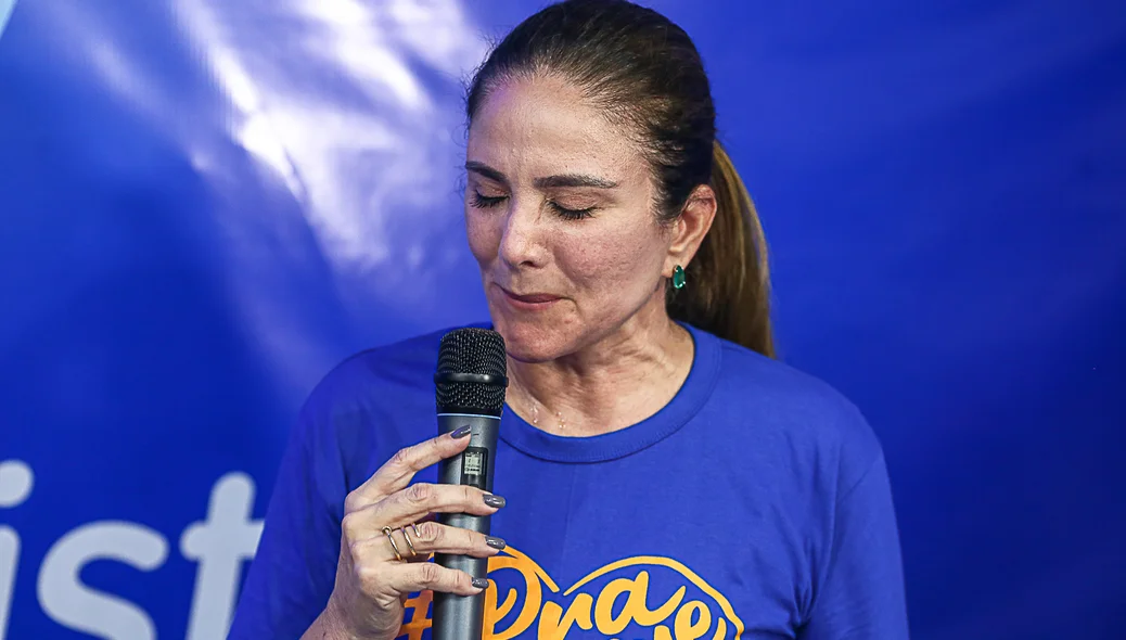 Deputada Estadual Lucy Soares se emociona