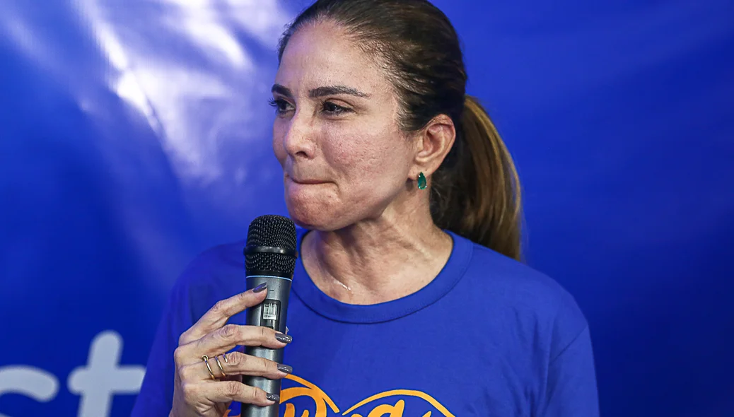 Deputada Estadual Lucy Soares se emocionou durante filiação da filha ao Progressistas