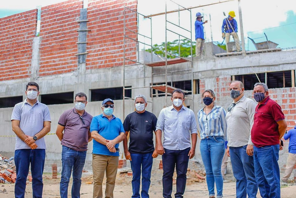 Deputado acompanha obras a todo vapor