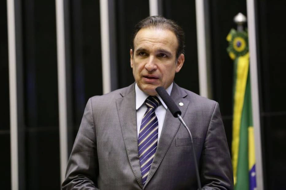 Deputado federal Hugo Leal