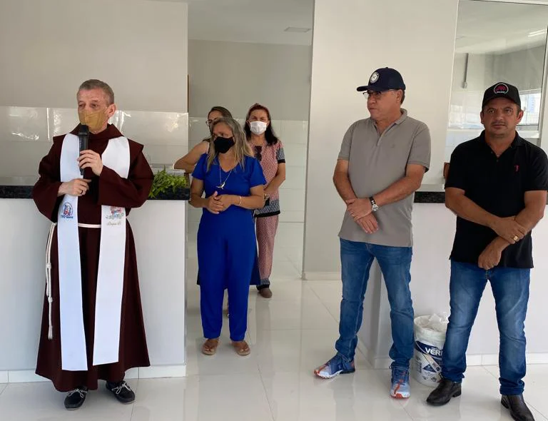 Deputado João Mádison participou de uma missa