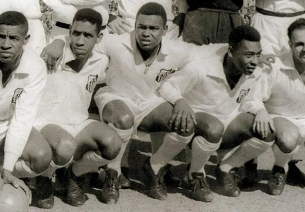 Dorval, Mengálvio, Coutinho, Pelé e Pepe, o Ataque dos Sonhos santista.