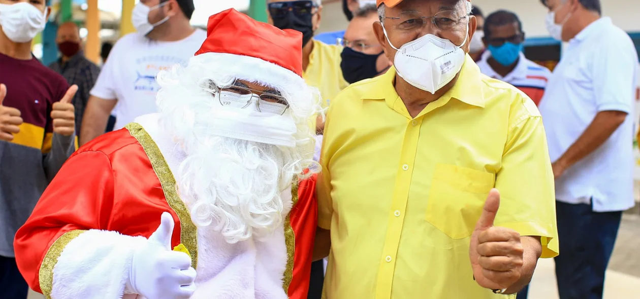 Dr. Pessoa com o papai noel