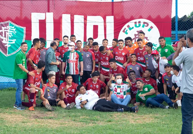 Equipe do Fluminense após vitória sobre o Ceará na Copa do Nordeste.