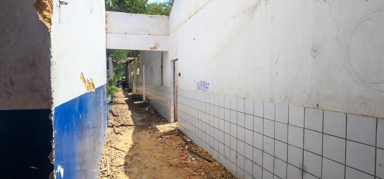 Escola 15 de Outubro estava abandonada desde 2017