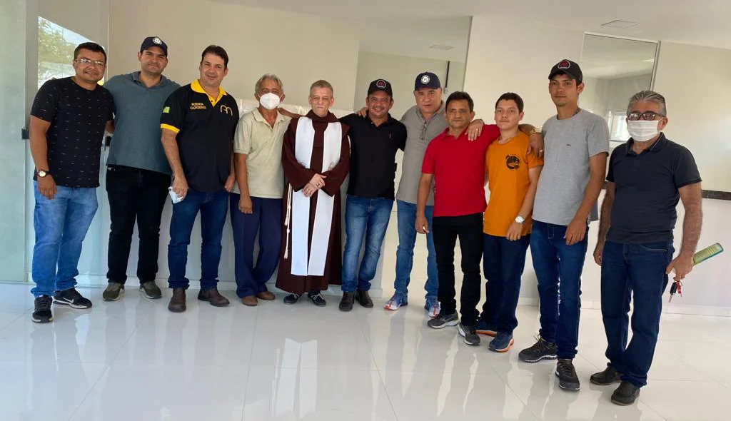 João Mádison reunido com lideranças