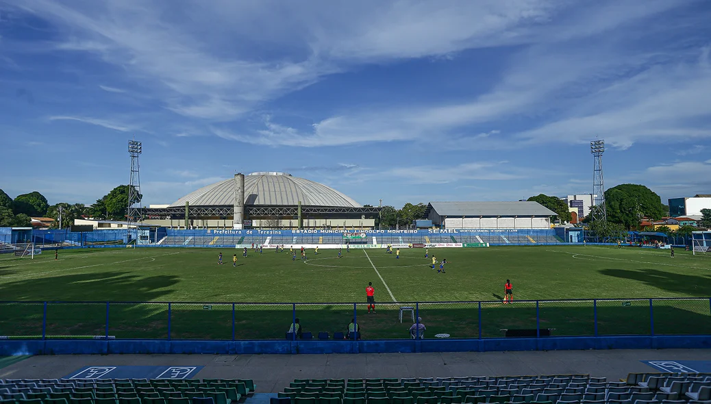 Jogo aconteceu no Lindolfo Monteiro