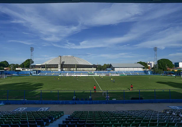 Jogo aconteceu no Lindolfo Monteiro