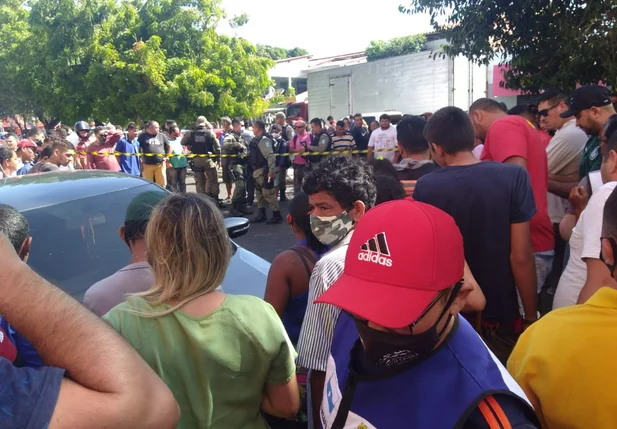 Local foi isolado para o trabalho pericial na Avenida Pinheiro Machado