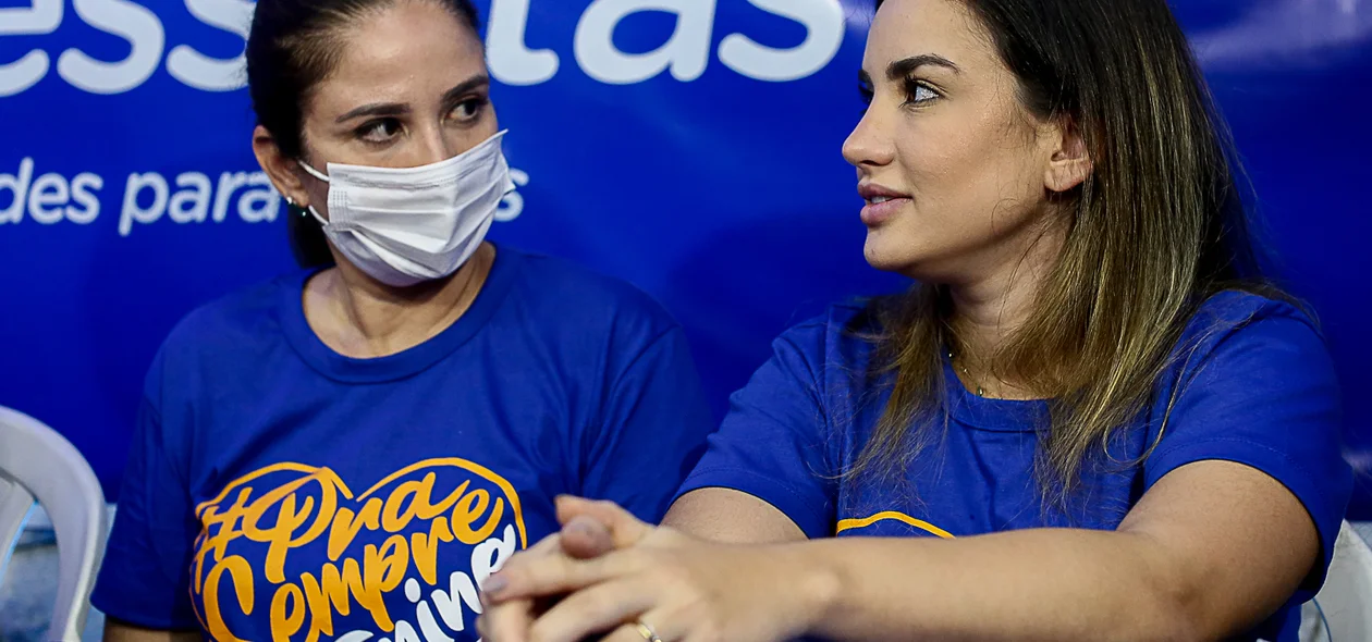 Lucy Soares e  Bárbara Soares em solenidade de filiação no PP