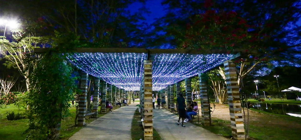 Luzes de Natal no Parque da Cidadania em Teresina