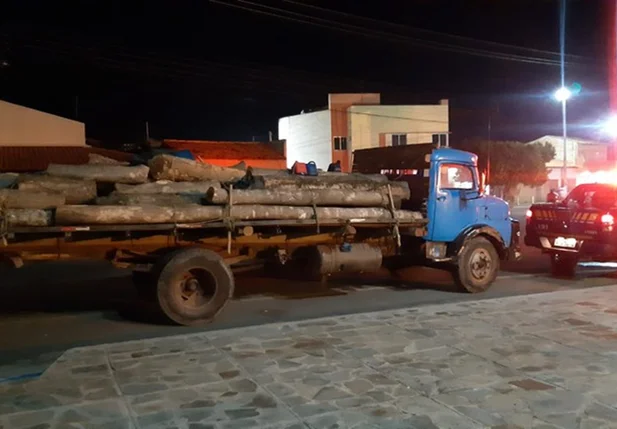 Material apreendida pela PRF-PI em Piracuruca