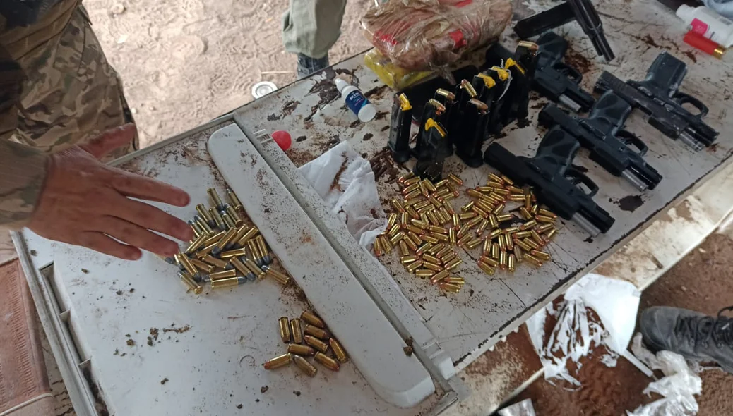 Material apreendido na operação