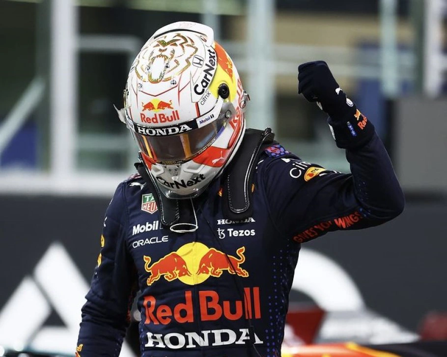 Max Verstappen conquistou a pole position