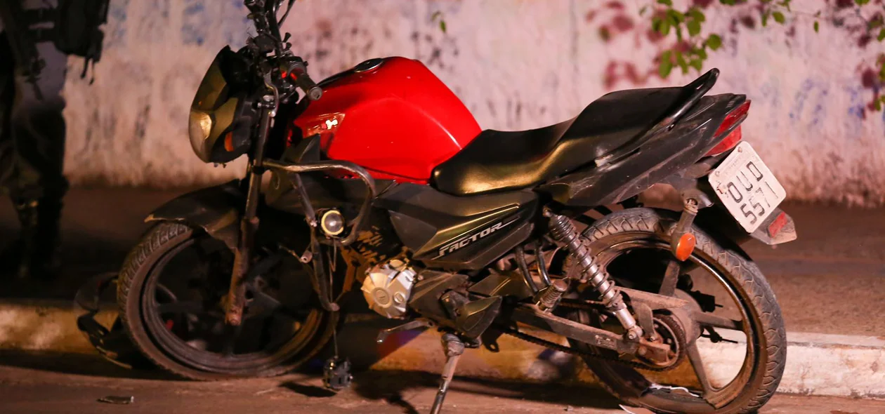 Moto em que a criança trafegava com o padrasto
