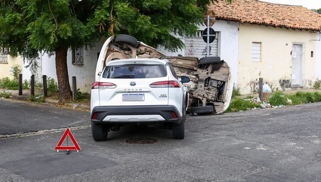O acidente ocorreu no cruzamento da Rua David Caldas com a Rua Alcides Feitas