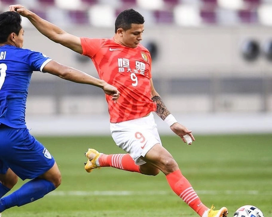O brasileiro naturalizado Elkeson é um dos destaques da seleção chinesa