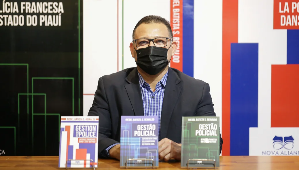 O livro tem a intenção de contribuir no avanço das Polícias Civis