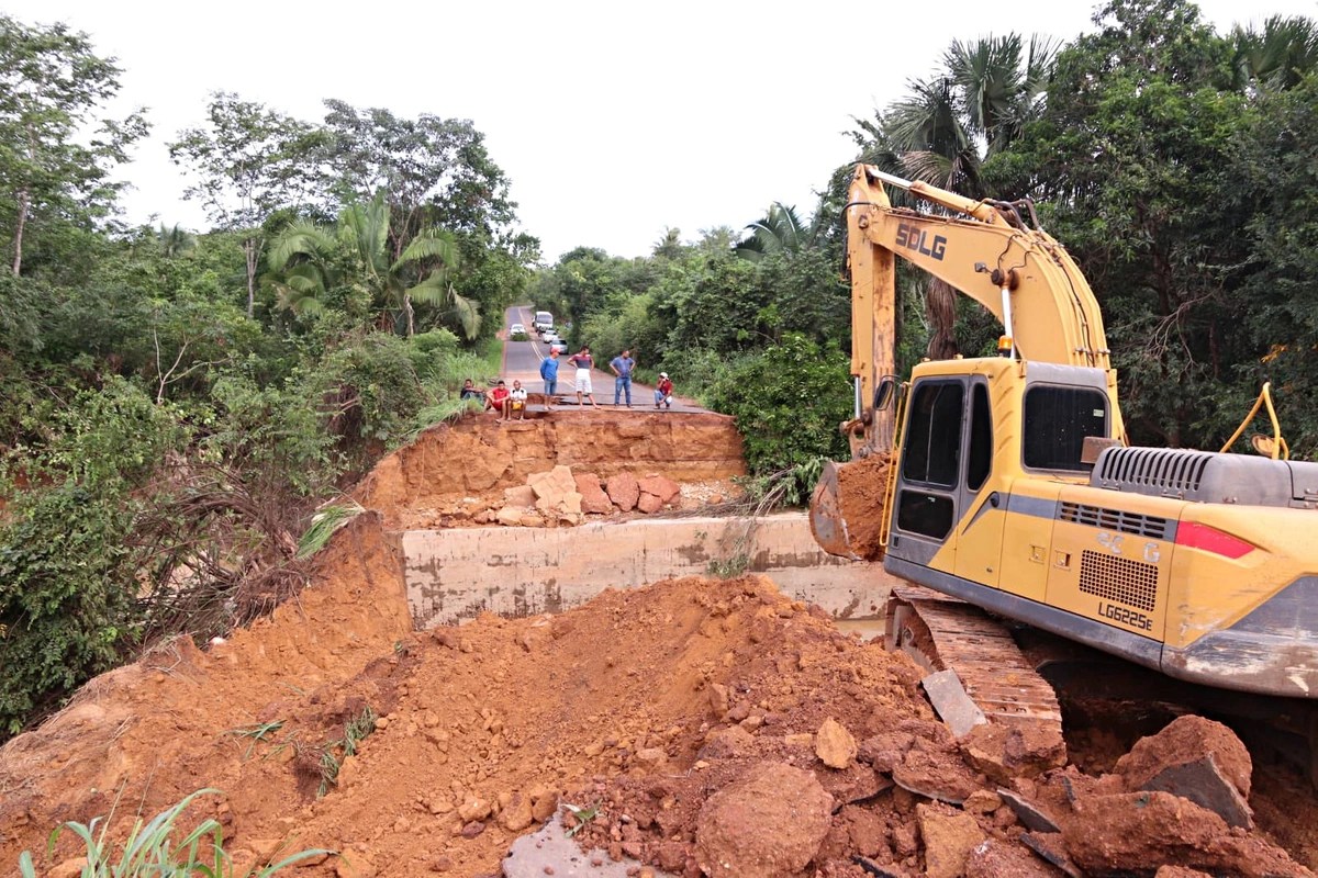 Obras na PI 247