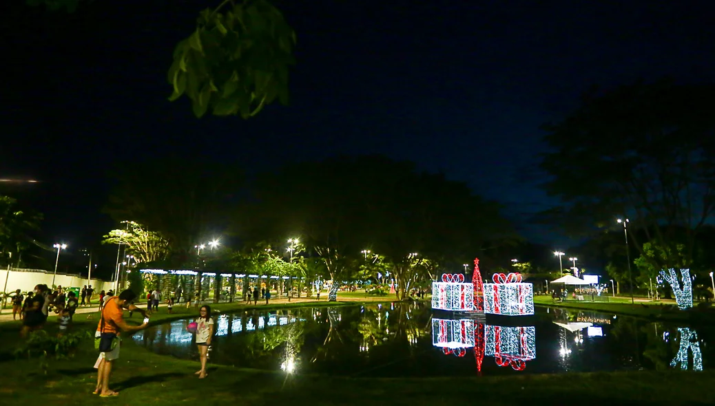 Parque da Cidadania recebe luzes de Natal