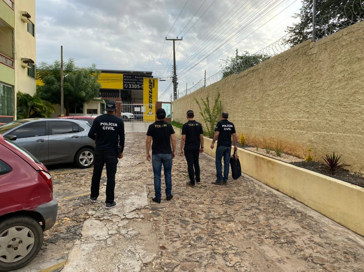 Policiais civis durante a Operação Filantropia