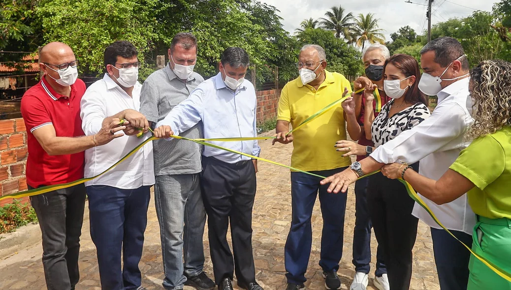 Povoado Boa Hora recebe calçamento nesta quarta-feira