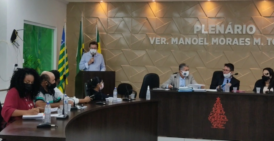 Prefeito Júnior Percy envia projeto para pagamento de abono aos professores da rede municipal