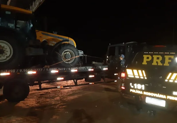 PRF recupera em Teresina um trator furtado há 2 dias na Paraíba