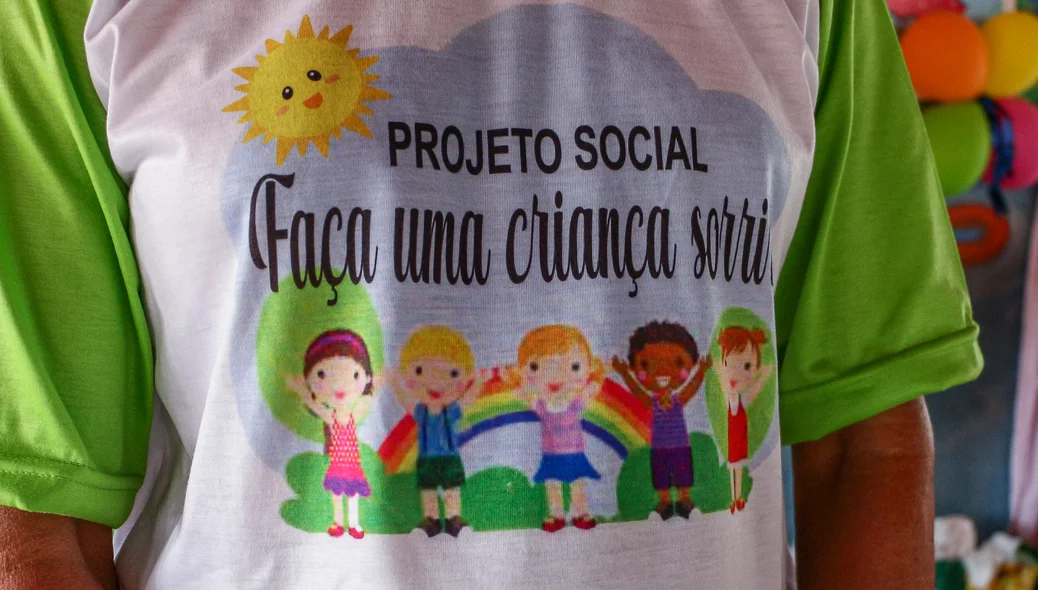 Projeto social faça uma criança sorrir