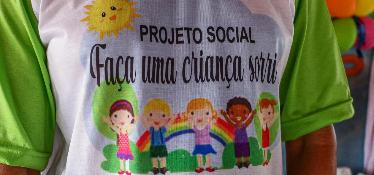 Projeto social faça uma criança sorrir