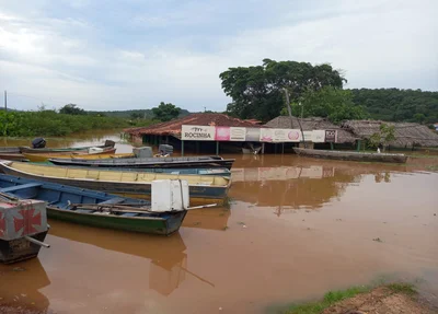 Rio Parnaíba transborda em Uruçuí e deixa famílias desabrigadas