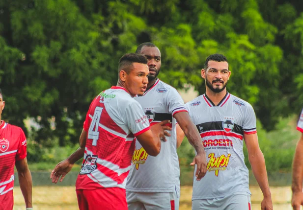 River encarou a seleção de são Francisco no CT Afrânio Nunes.