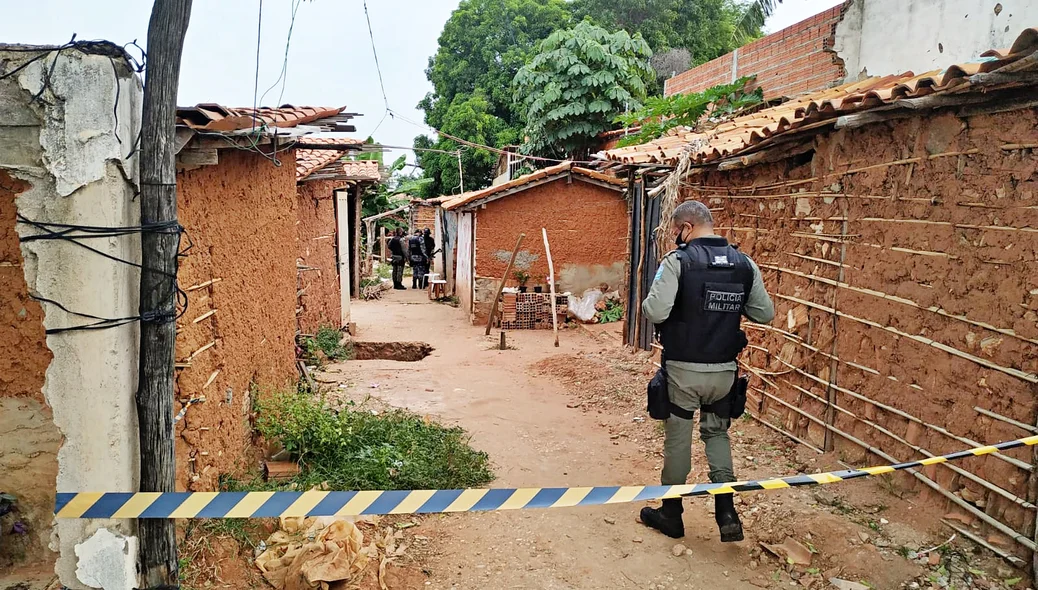 Segundo populares, bandidos invadiram o local e efetuaram os tiros