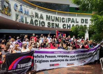 Servidores protestaram contra a reforma